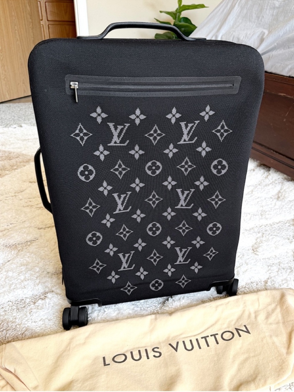 Louis Vuitton Horizon Suitcase Soft monogram Jacquard 55 Black carry-on roller